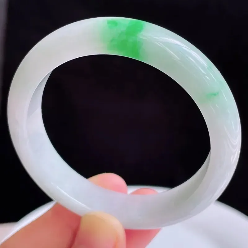 53.4圈有种有色天然翡翠A货飘绿玉手镯好种水水润手镯49.37g