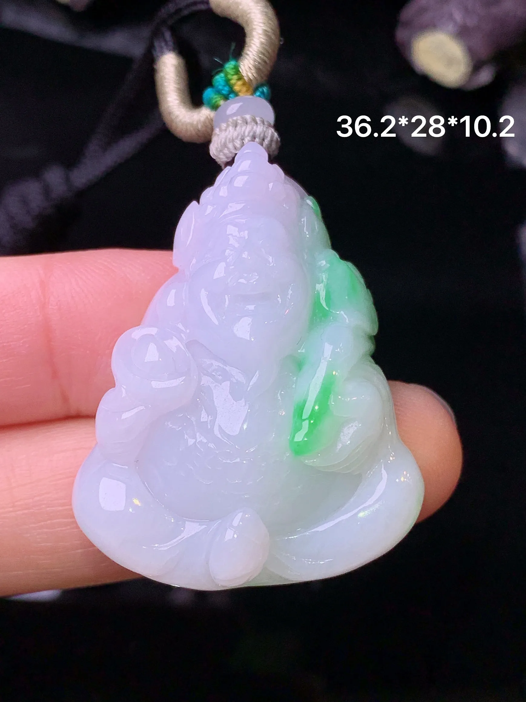 飘绿财神吊坠 玉质细腻 色泽清新艳丽 整体尺寸36.2*28*10.2
