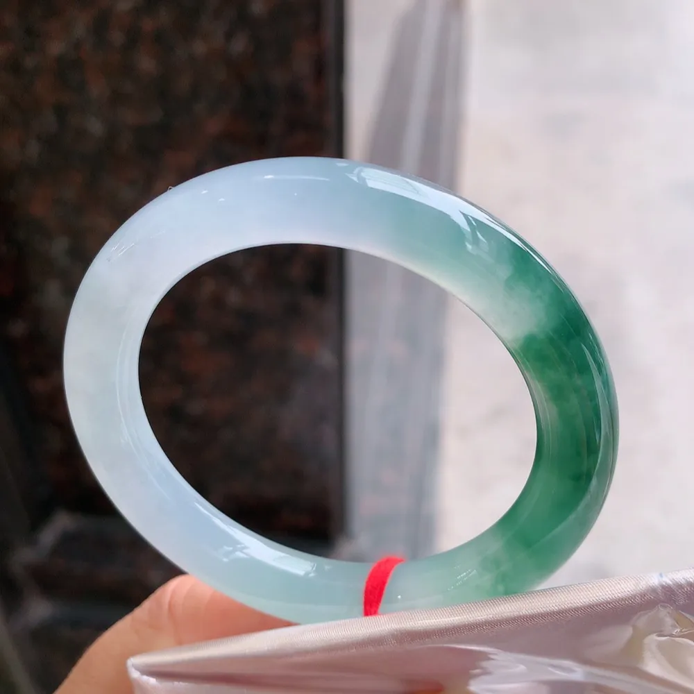 圆条高冰飘花 无瑕 尺寸:53.1/9.5 花美 种水好