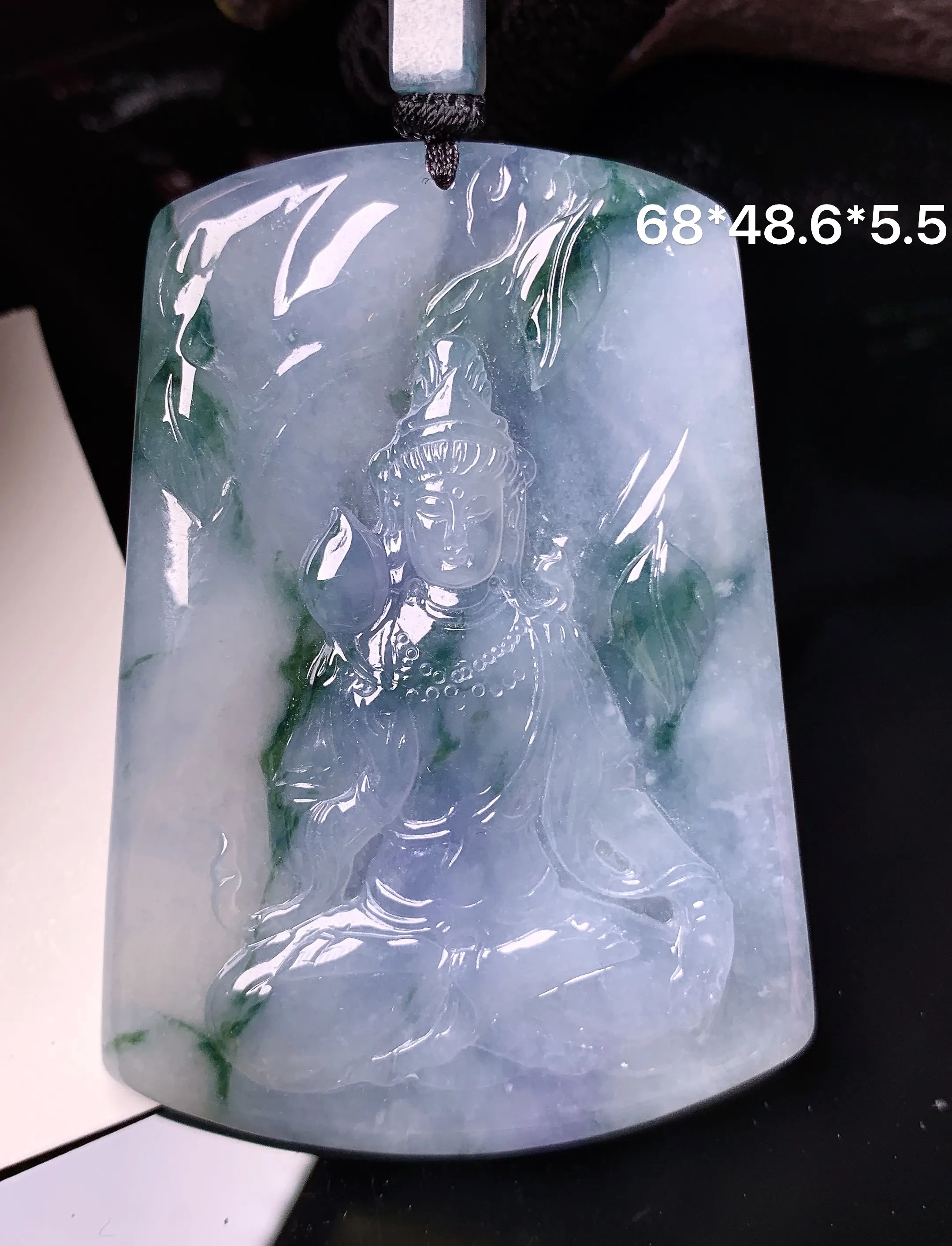 飘绿观音吊坠 玉质细腻 色泽清新艳丽 整体尺寸68*48.6*5.5