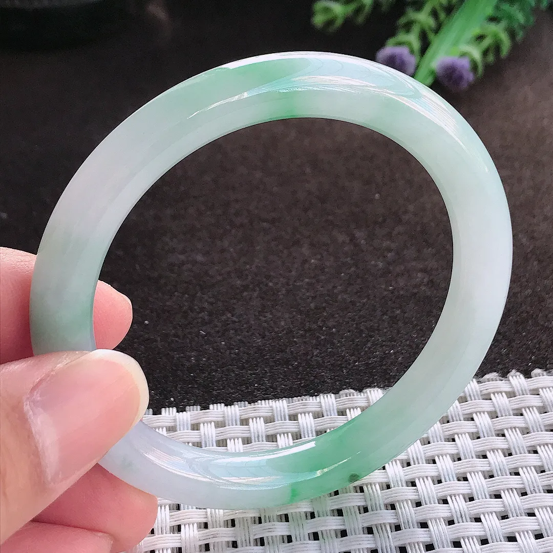 天然a货翡翠54.3/8.3老坑冰胶水灵飘绿圆条手镯玉手镯