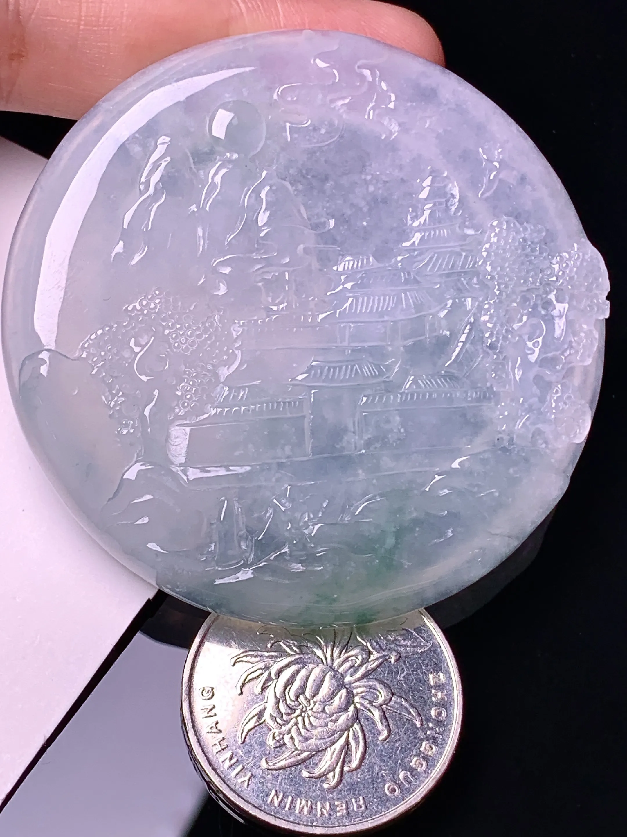 冰种飘绿山水牌子吊坠 玉质细腻 色泽清新艳丽 整体尺寸55.6*6.2