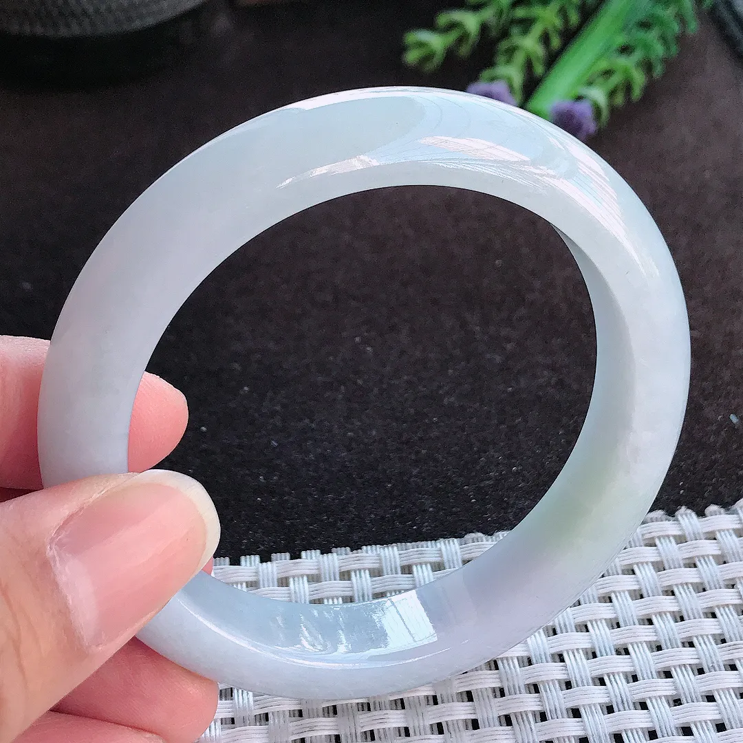 天然a货翡翠57/12.6/8.8老坑秀气温润月光白手镯宽边玉手镯
