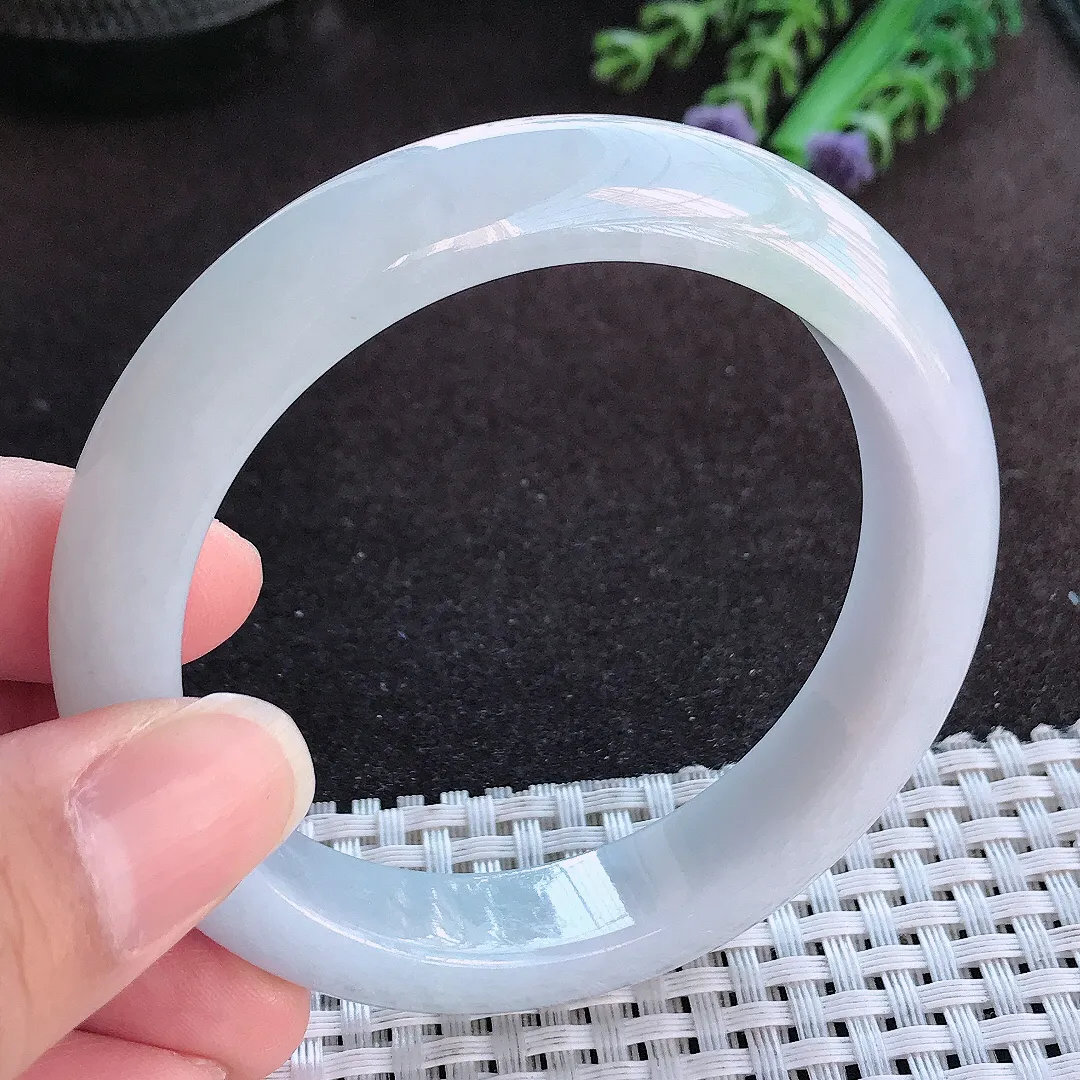 天然a货翡翠57/12.6/8.8老坑秀气温润月光白手镯宽边玉手镯