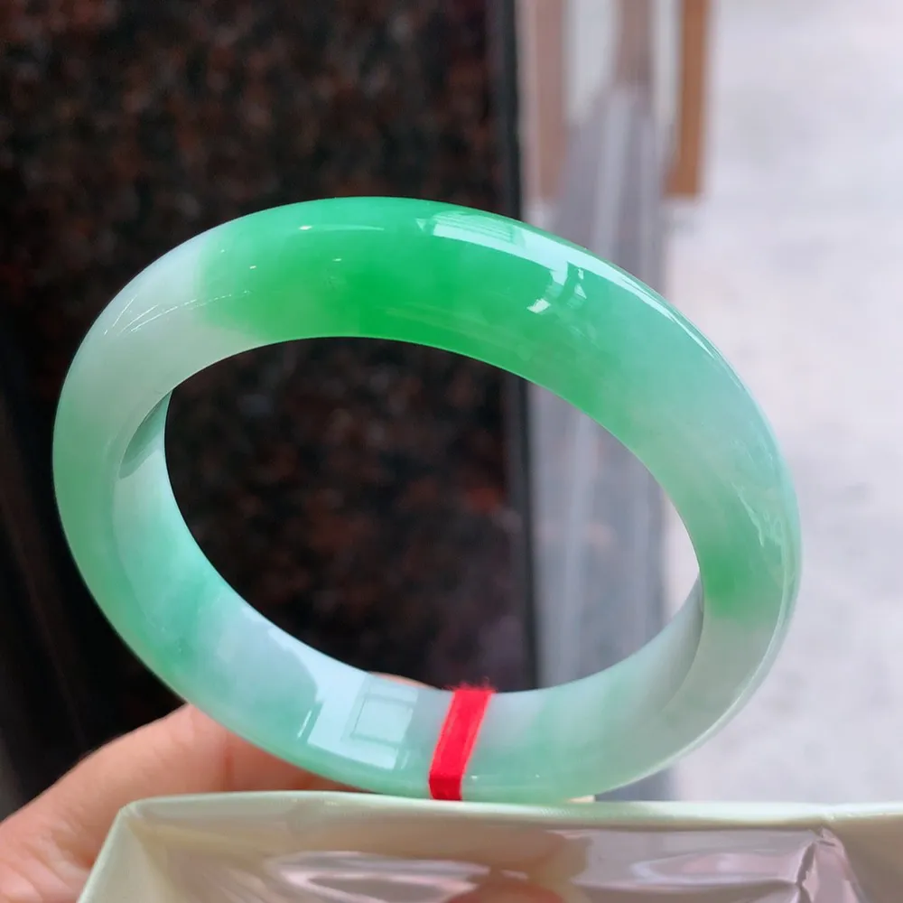 正圈冰阳绿 无瑕 尺寸:57.2/13.2/8.8 色好