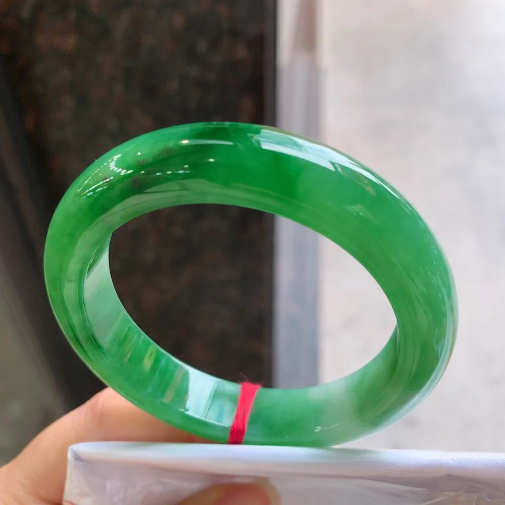 正圈一大圈辣绿 无瑕 尺寸:54.2/12.3/9.1 色辣