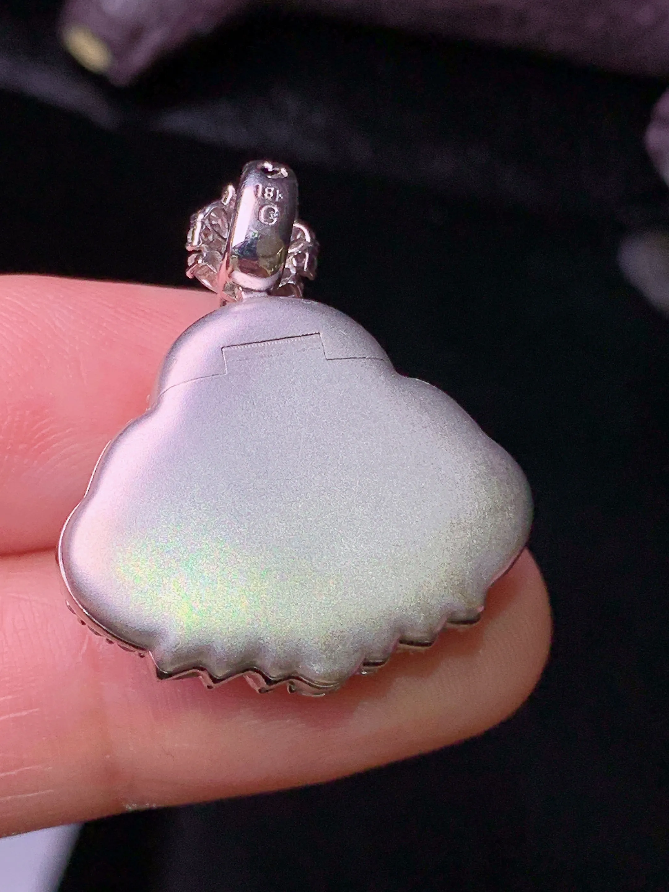 18k金钻镶嵌满绿佛公吊坠 玉质细腻 色泽清新艳丽 整体尺寸27*23.2*9