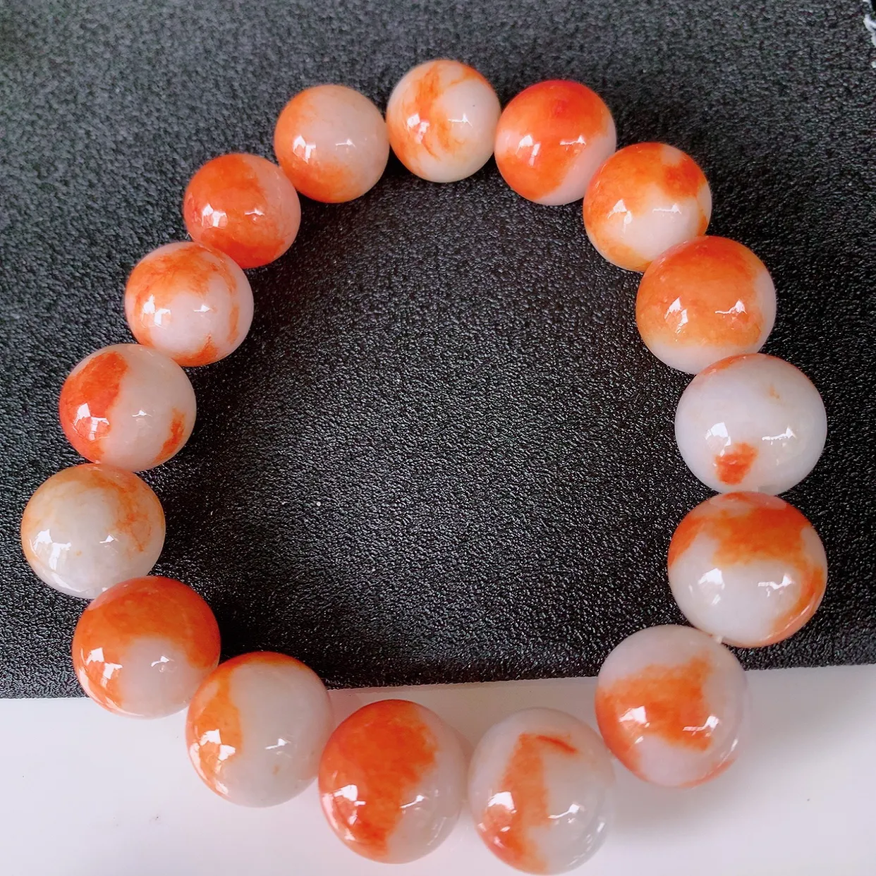 自然光实拍，冰润黄翡双彩翡翠手串，颜色丰富，料子细腻，高档大气，自戴送礼佳品！#46.17取一尺寸1