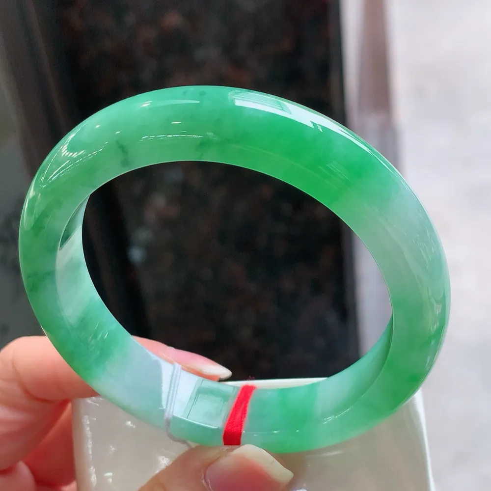 正圈冰阳绿 无瑕 尺寸:57.7/12.8/8.8 色好