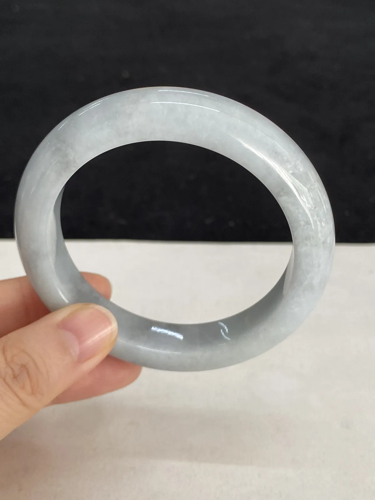 正圈53.8圈口，翡翠糯化种白色手镯