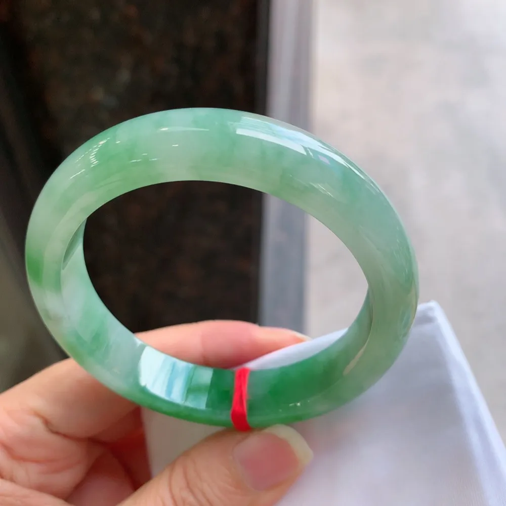 正圈一大节翠绿 无瑕 尺寸:56.7/13.1/8.4 色好