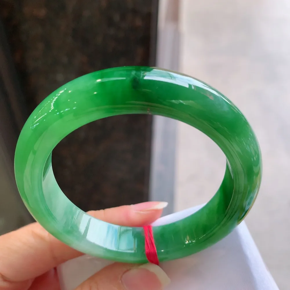 正圈一大圈辣绿 无瑕 尺寸:54.2/12.3/9.1 色辣