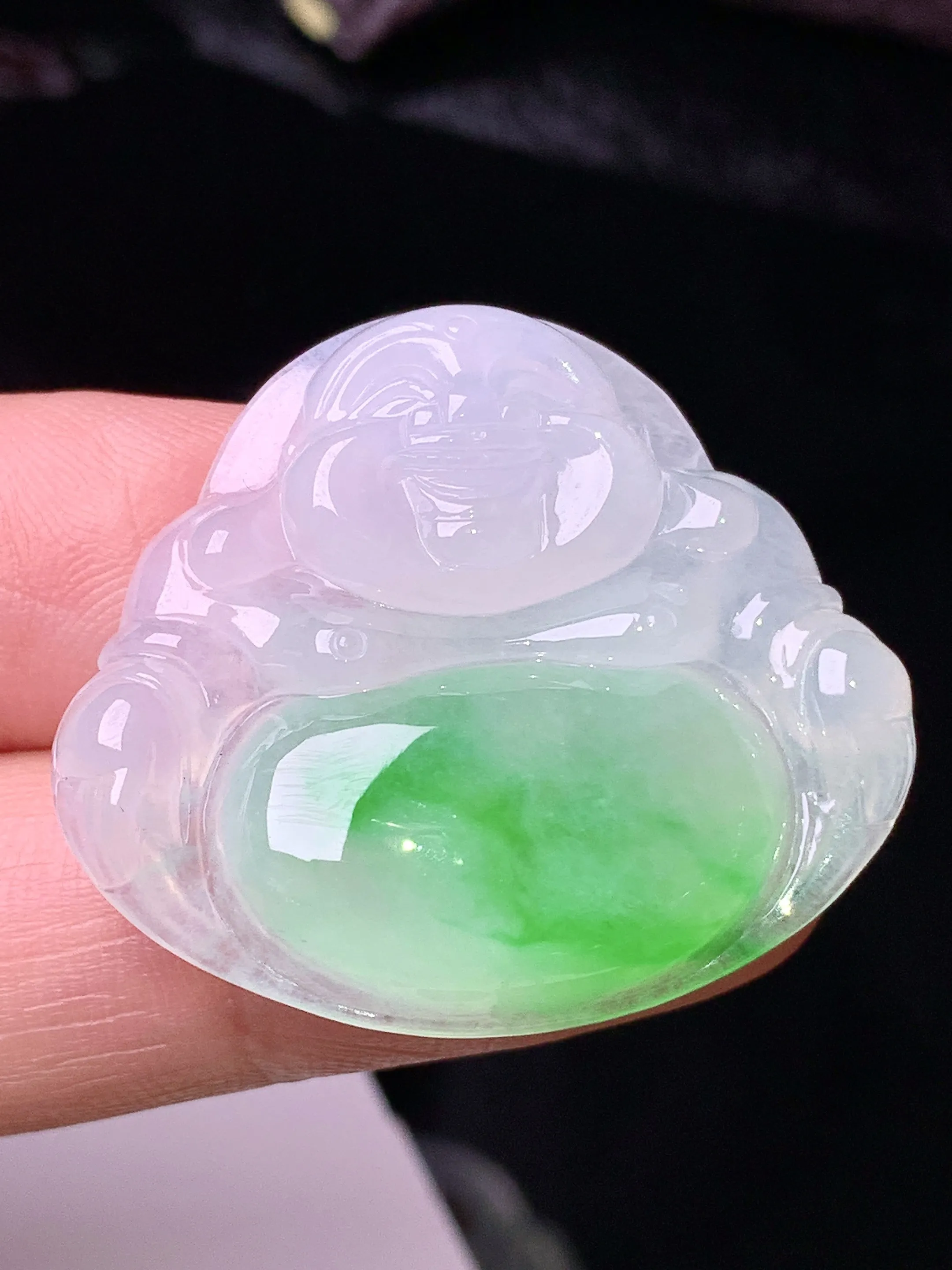 飘绿佛公吊坠 玉质细腻 色泽清新艳丽 整体尺寸29.2*33.3*6