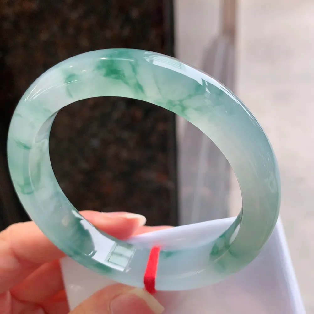 正圈冰玻飘花 无瑕 尺寸:56.1/12.1/8.7 花美 种水好