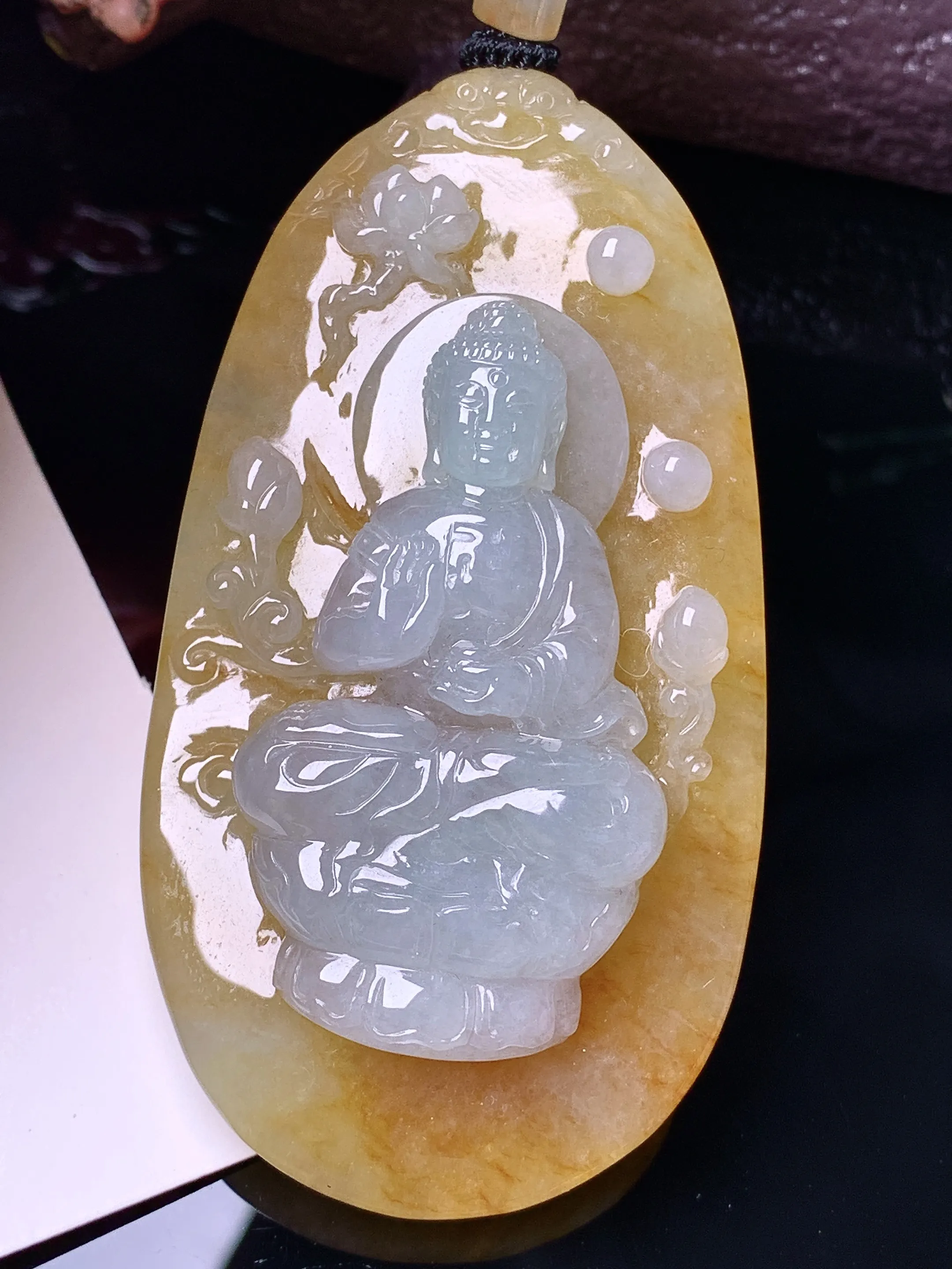 黄翡观音吊坠 玉质细腻 色泽清新艳丽 整体尺寸75*40.6*12.8