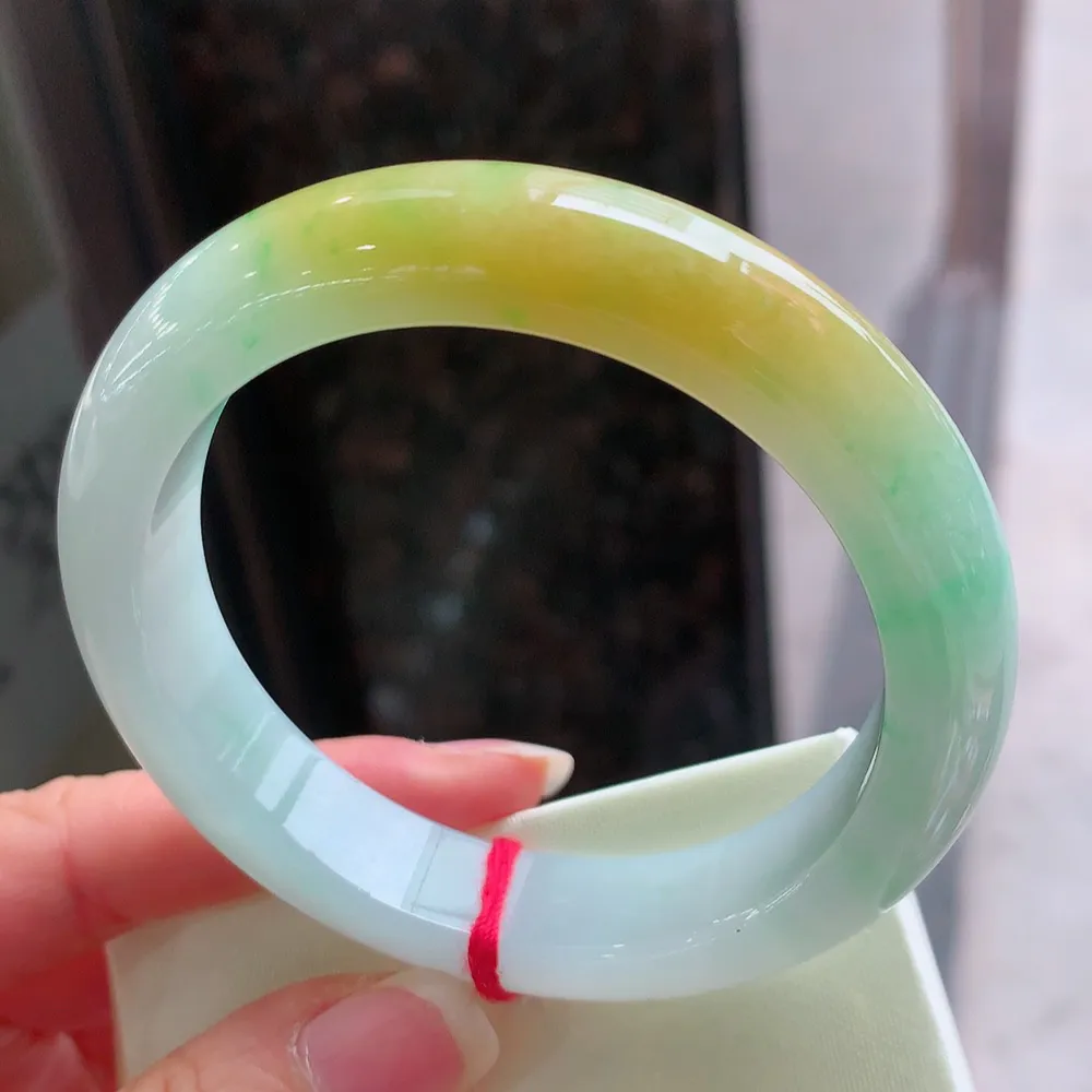 正圈冰黄加绿 无瑕 尺寸:56.5/13.8/9 超性价比 