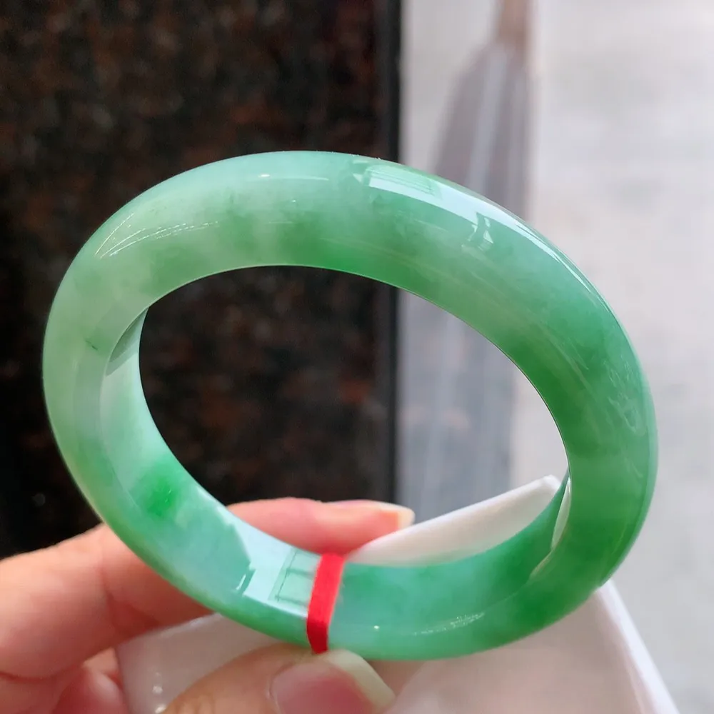 正圈一大圈芙蓉阳绿 无瑕 尺寸:54.7/12.3/9 色好🥰🥰