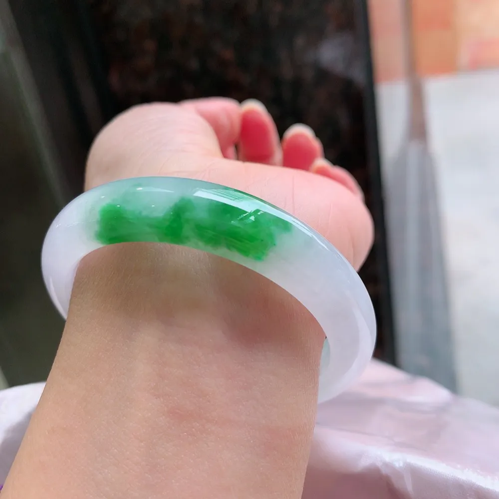 正圈高冰春彩 有紫有绿 无瑕 尺寸:53.4/11.7/8.1  种色俱佳🥰🥰