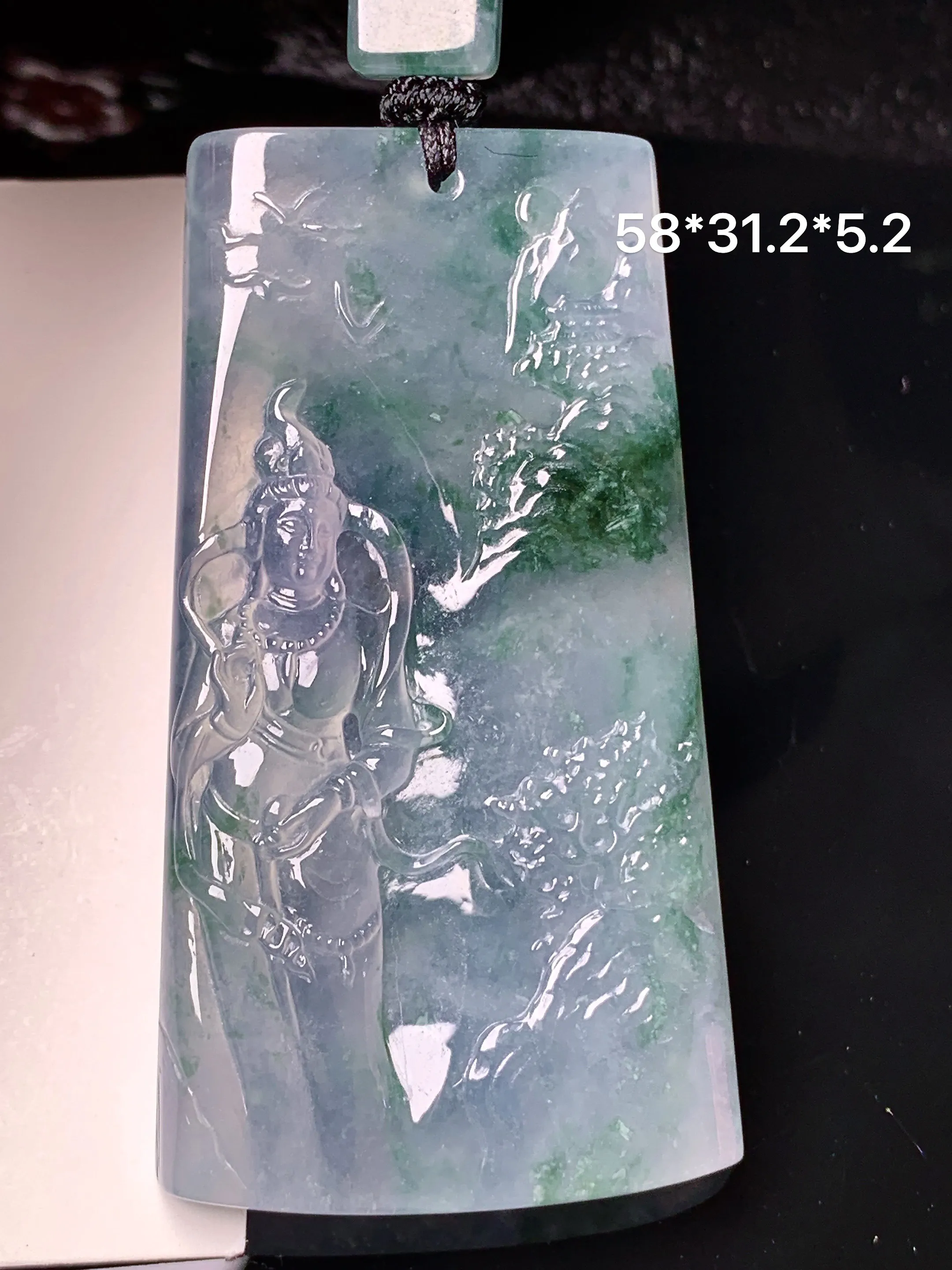 冰种飘绿观音吊坠 玉质细腻 色泽清新艳丽 整体尺寸58*31.2*5.2