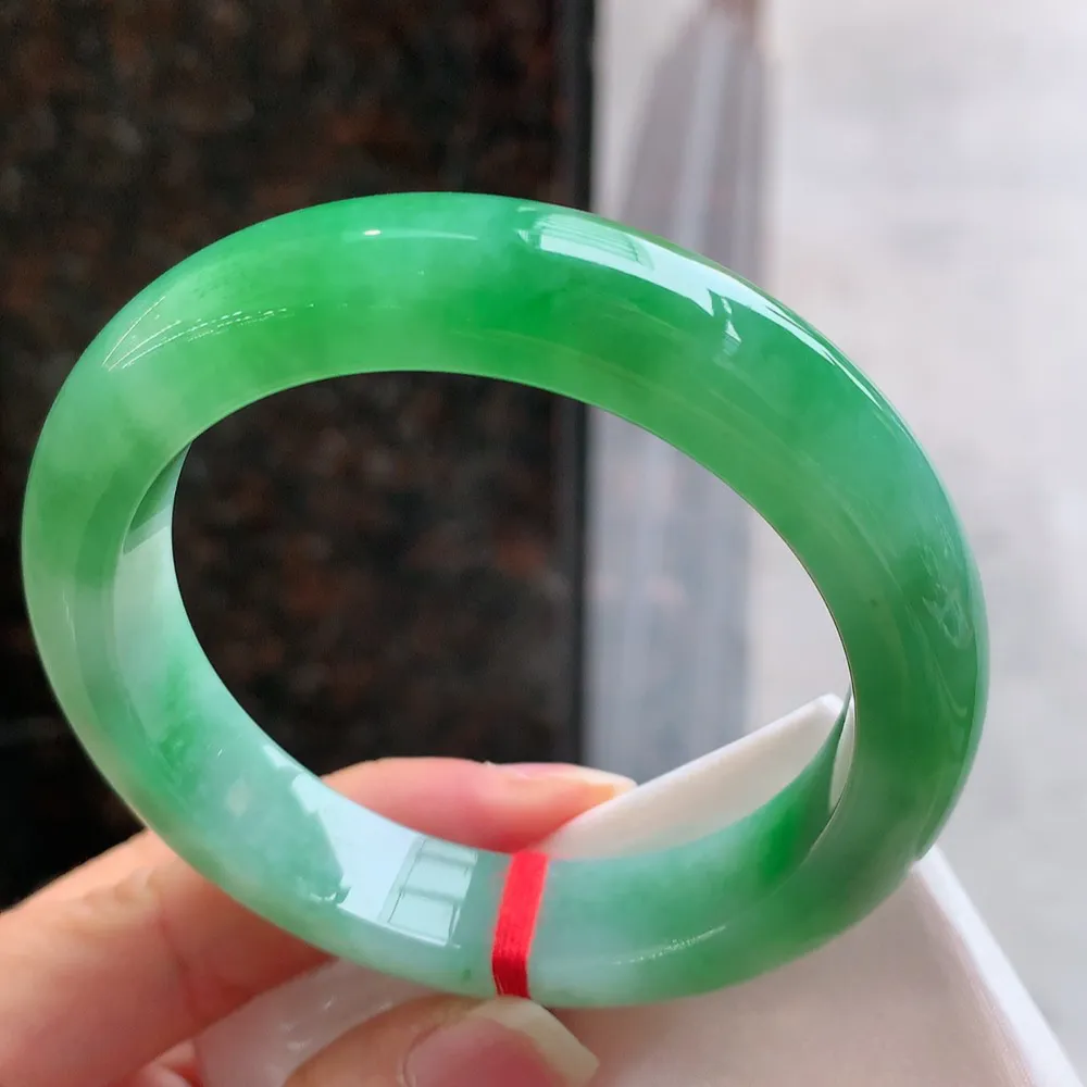 正圈一大圈芙蓉阳绿 无瑕 尺寸:54.7/12.3/9 色好🥰🥰