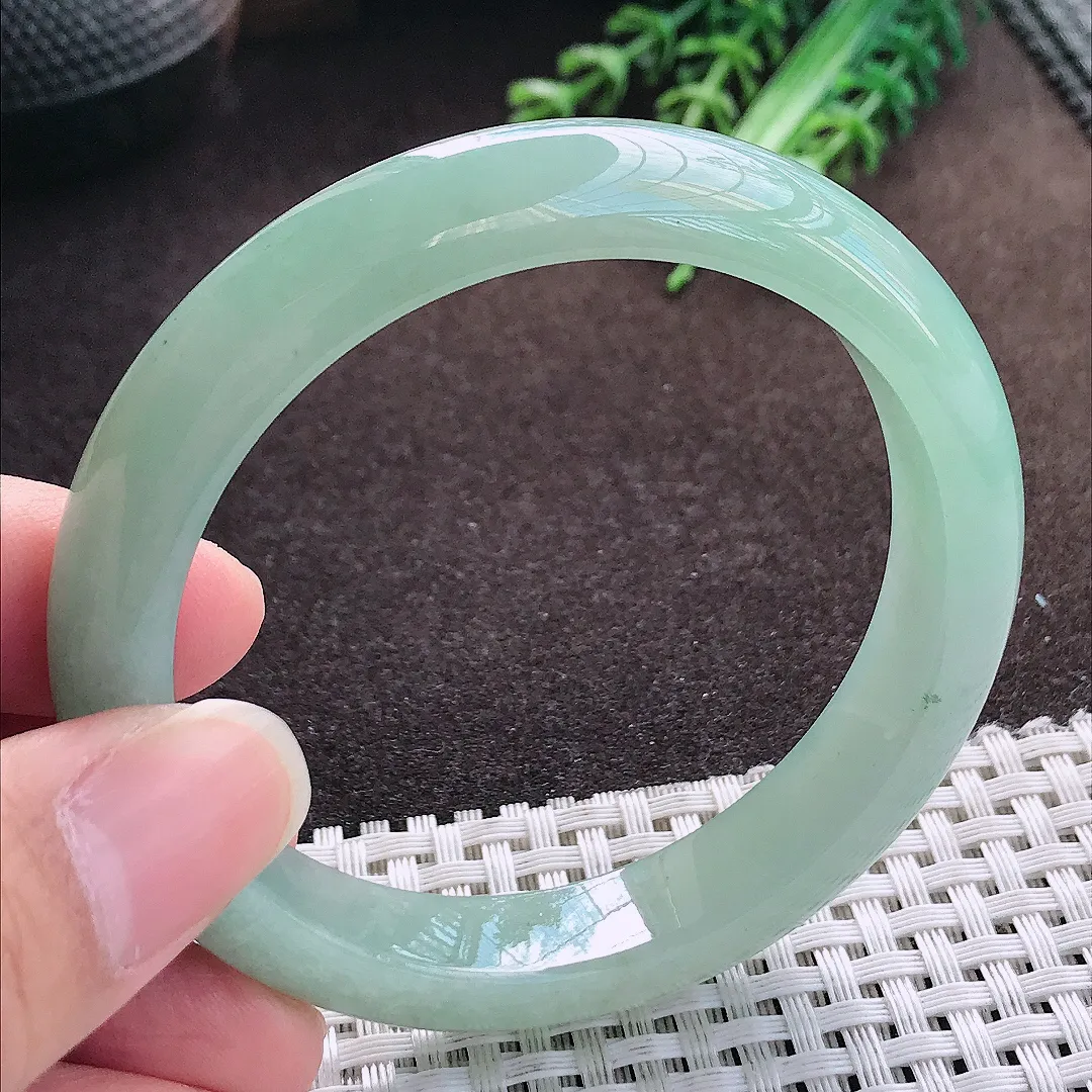 天然a货翡翠56/11.3/8老坑冰胶水灵满绿手镯宽边玉手镯