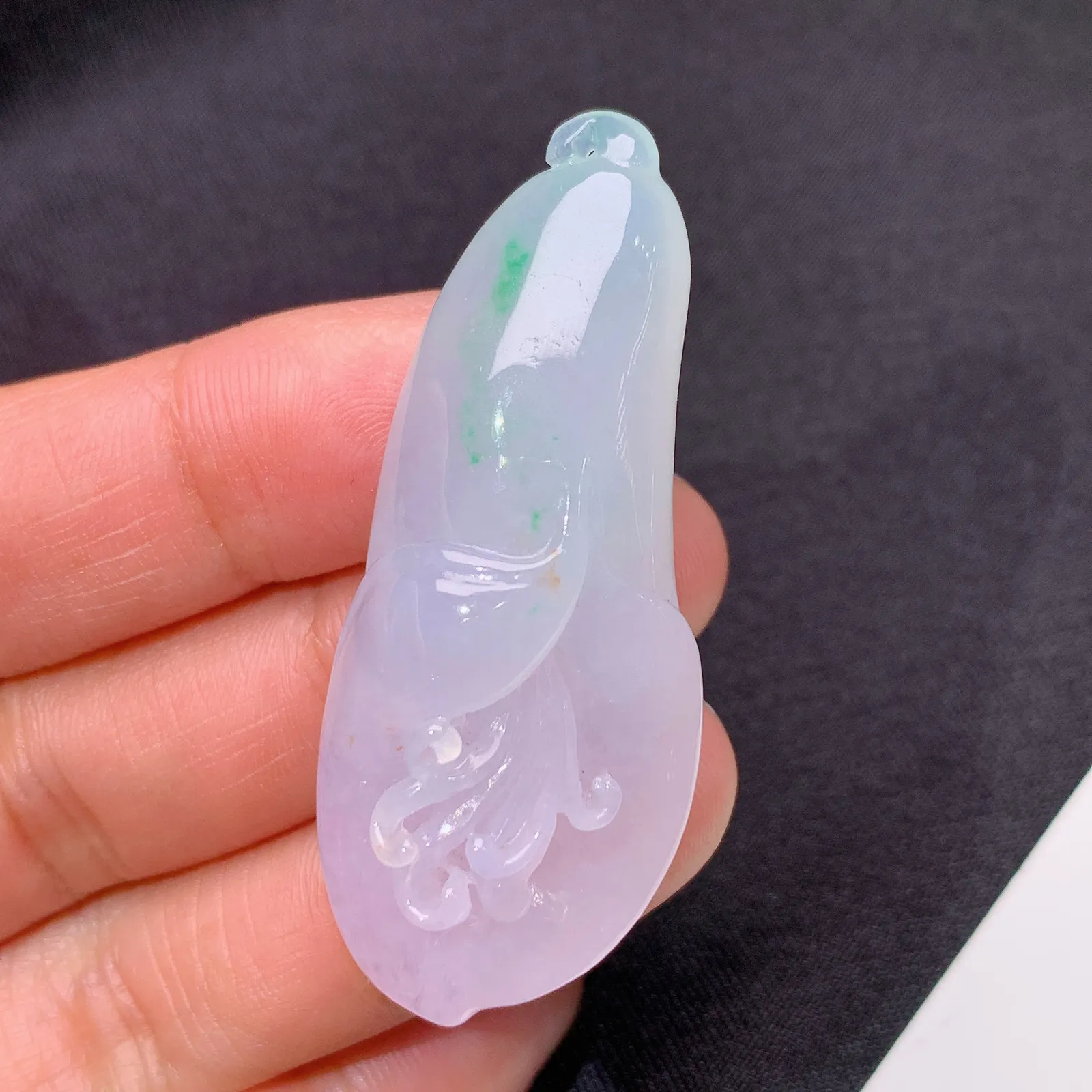 冰种飘绿玉兰花，镶嵌佳品，冰润细腻，色甜，种水足 尺寸48.7*20.2*11