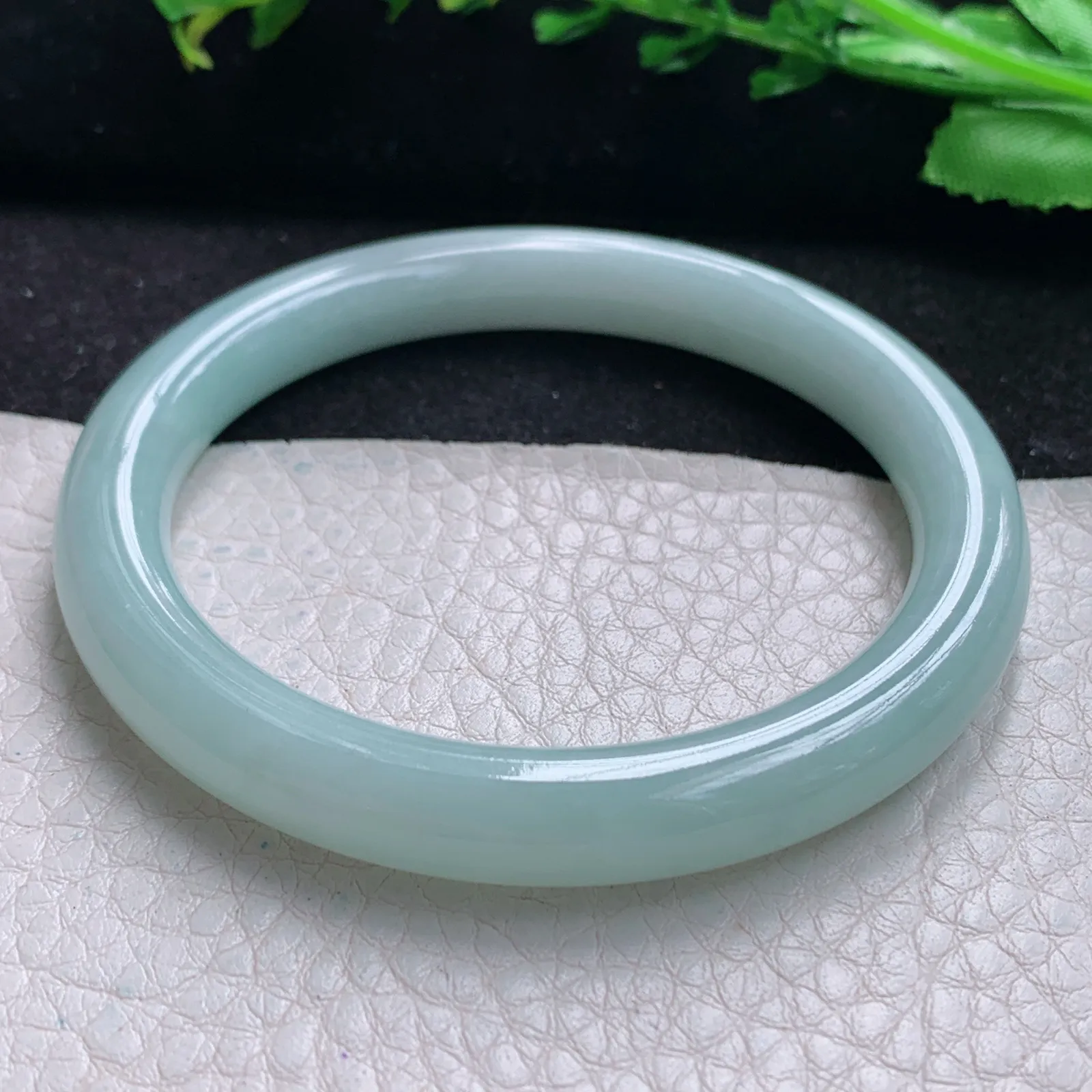 xx自然光53*8.2*8美人镯 缅甸翡翠a货玉手镯浅绿圆条珠宝玉手环 叮当镯