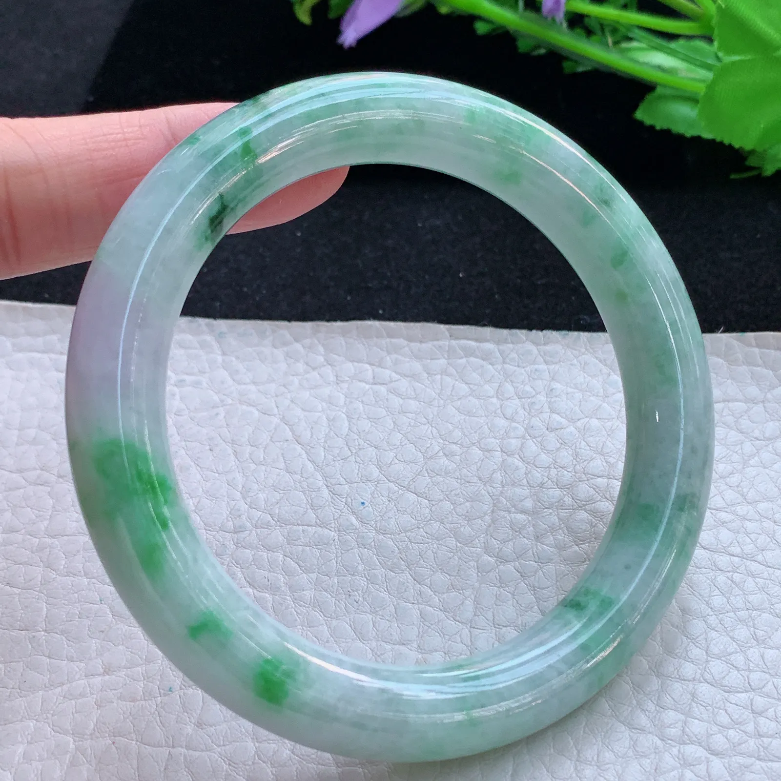 n大圈口60*10.9*10.6美人镯 天然缅甸翡翠春带彩圆条玉手镯 珠宝玉手环