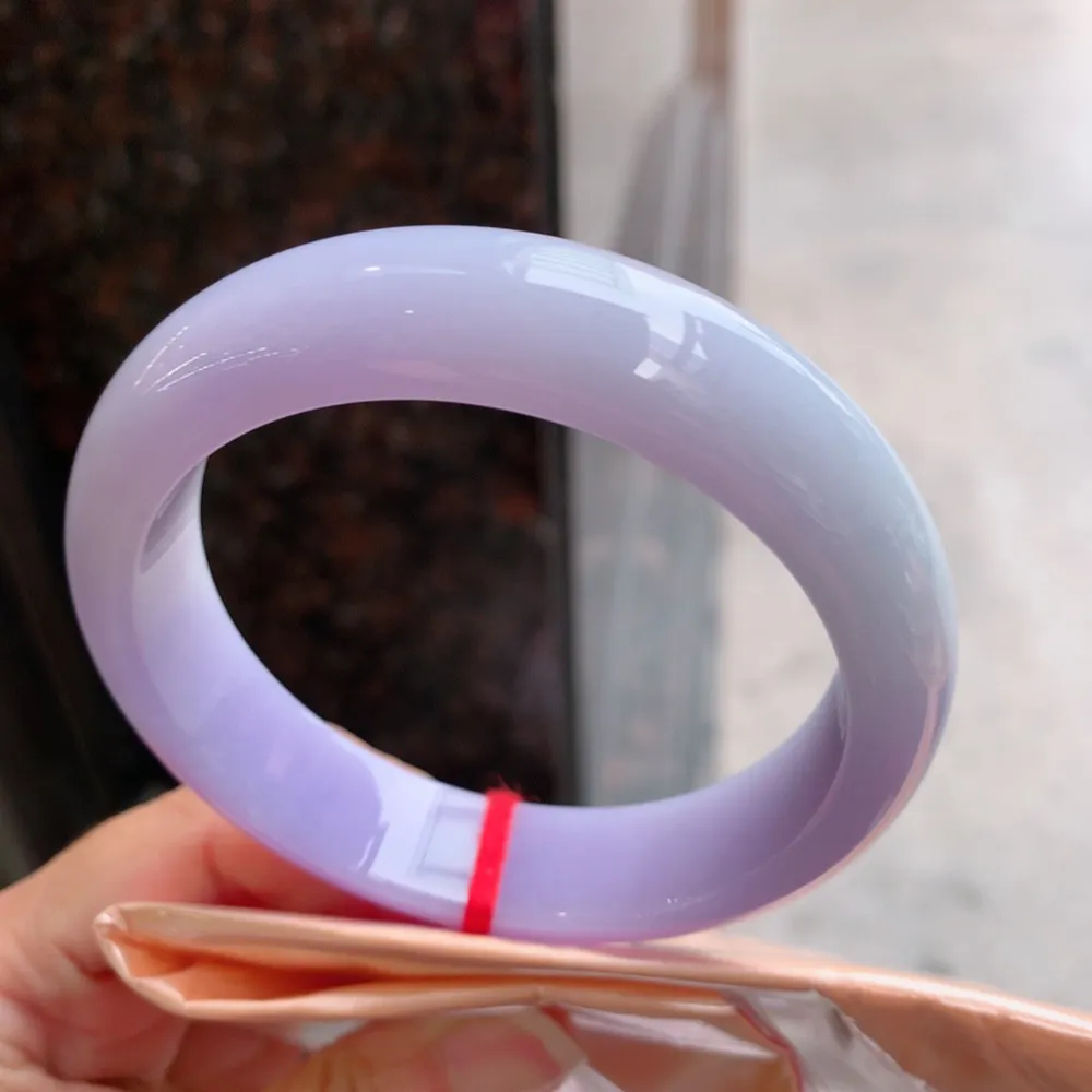 正圈紫罗兰 无瑕 尺寸:60.7/14.6/8.9 实物紫淡一分 大圈口