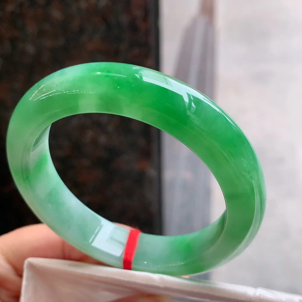 正圈一大圈芙蓉阳绿 无瑕 尺寸:54.7/12.3/9 色好🥰🥰