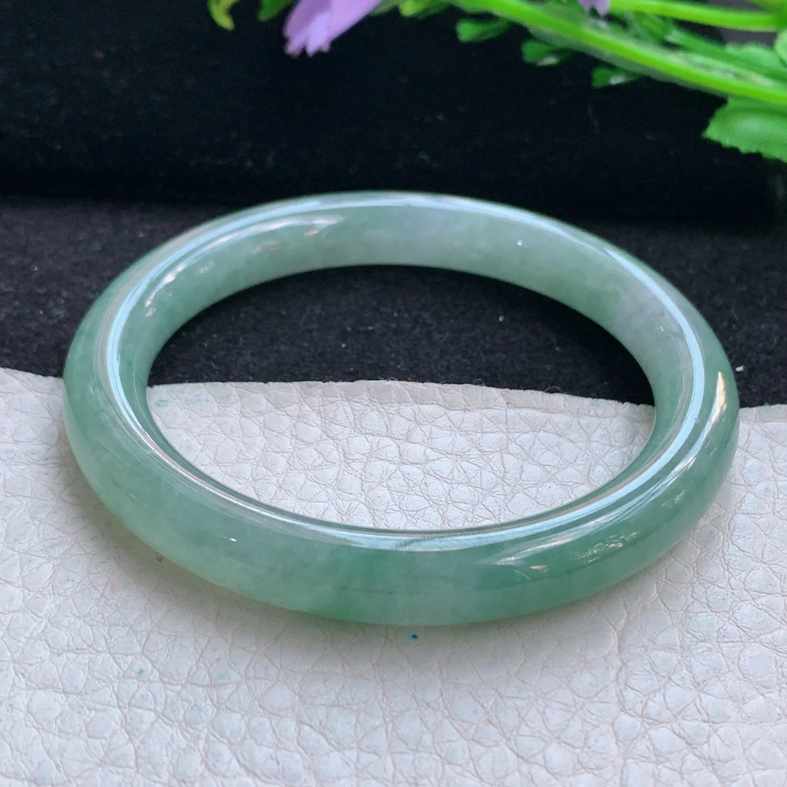 n小圈口53*8.3叮当镯 天然缅甸翡翠冰胶水灵圆条玉手镯 美人镯