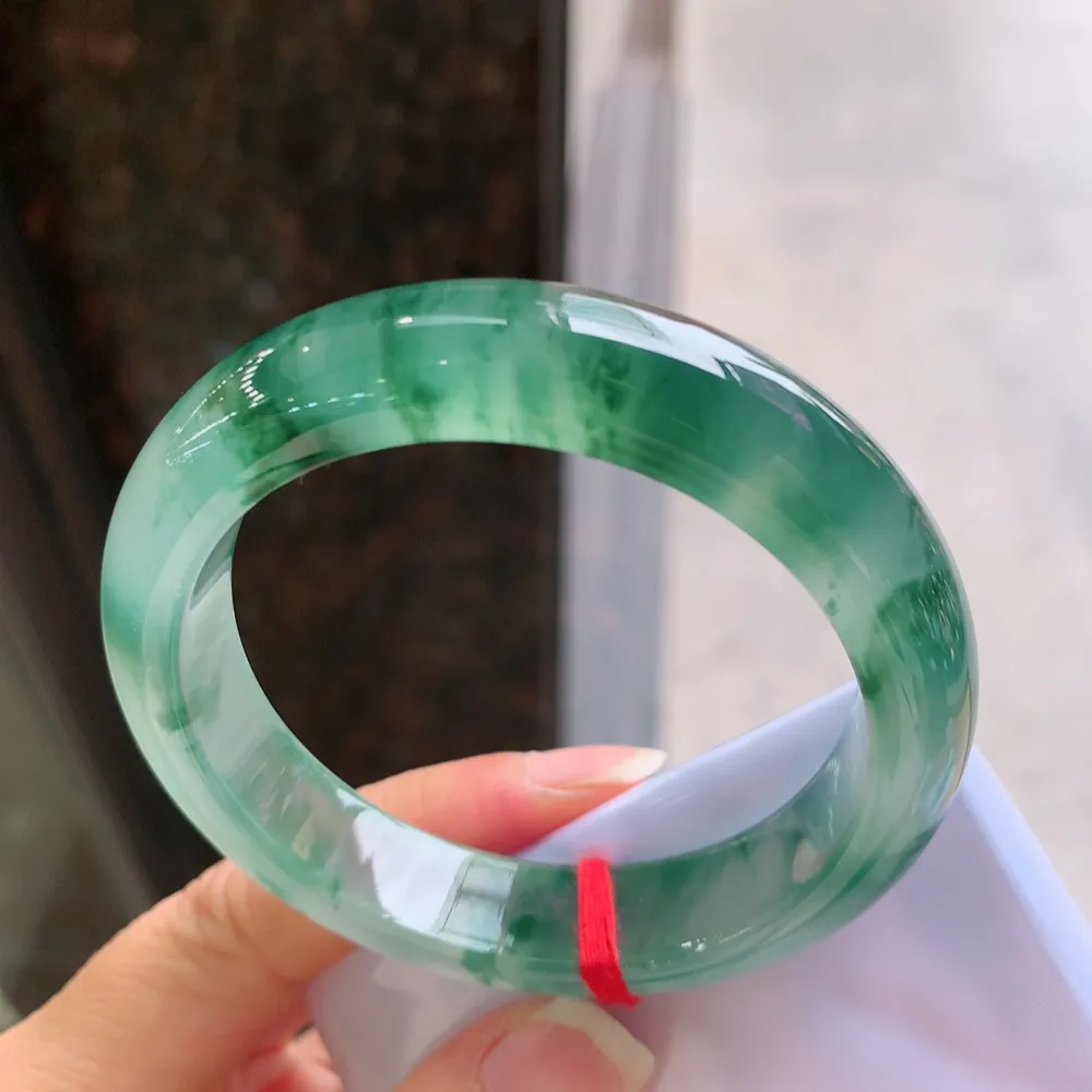 正圈冰玻飘花 无瑕 尺寸:53.1/12.1/8.3 花美 刚性十足 高品质