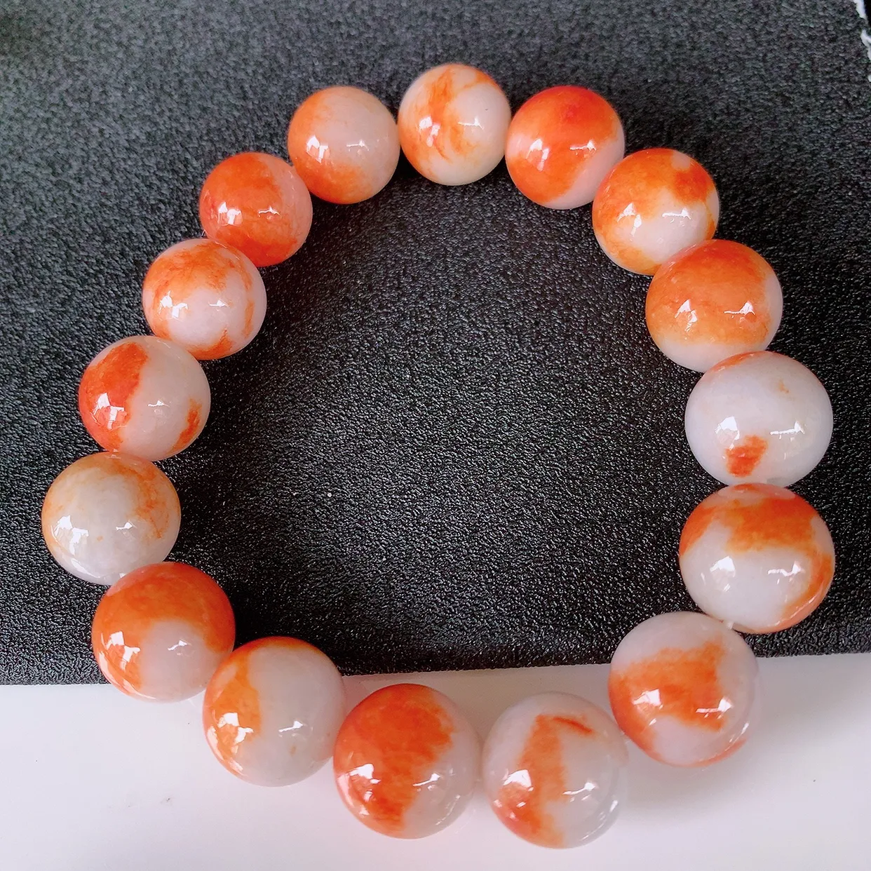 自然光实拍，冰润黄翡双彩翡翠手串，颜色丰富，料子细腻，高档大气，自戴送礼佳品！#46.17取一尺寸13mm