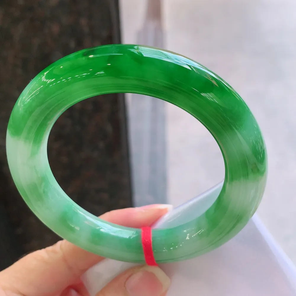 圆条一大节辣绿 无瑕 尺寸:57.4/12.1 色辣