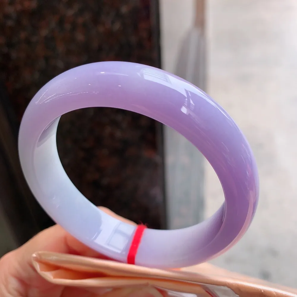 正圈紫罗兰 无瑕 尺寸:60.7/14.6/8.9 实物紫淡一分 大圈口