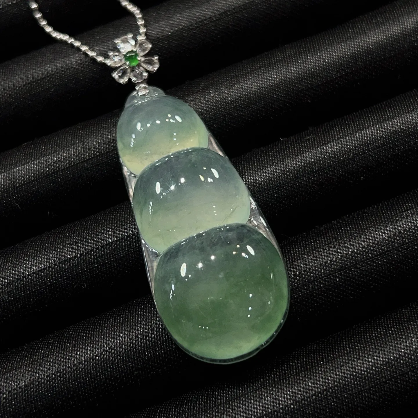 冰晴底福豆吊坠 尺寸53.3-19.5-8毫米