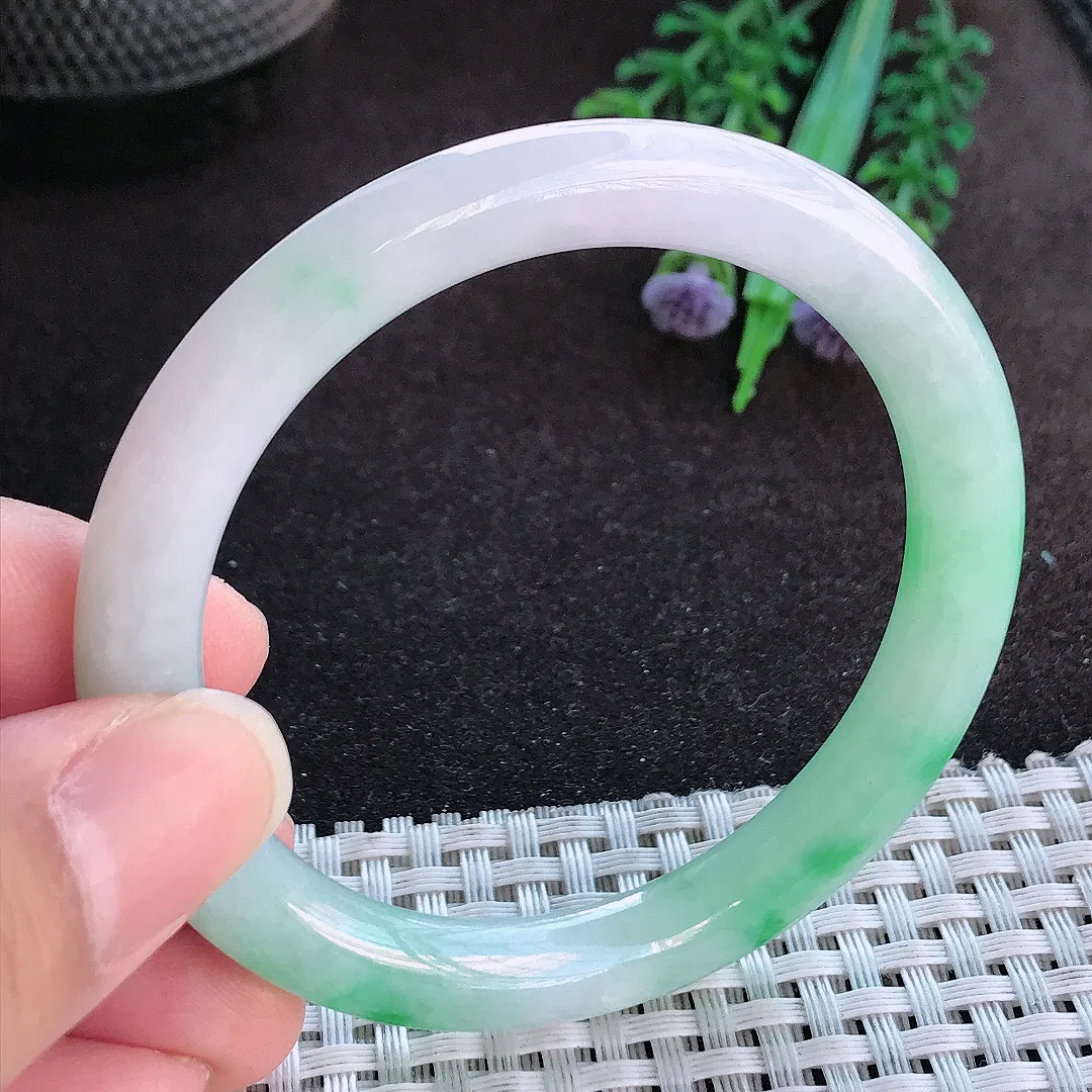 天然a货翡翠53/7.7/8.3老坑精美温润飘阳绿圆条手镯玉手镯