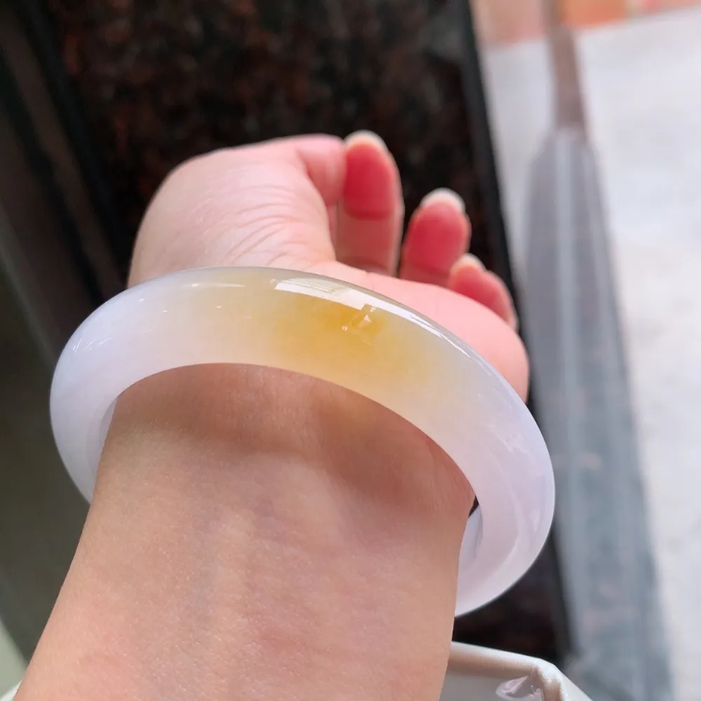 正圈高冰黄 无瑕 尺寸:55.2/12.5/9.1 种色俱佳