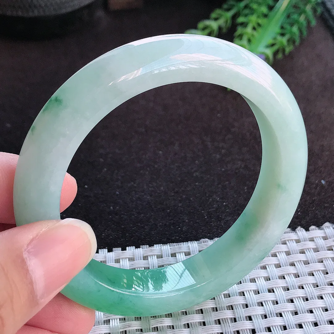 天然a货翡翠55.5/12.1/9.3老坑冰胶水灵甜绿色手镯宽边玉手镯