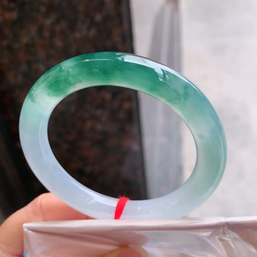 圆条高冰飘花 无瑕 尺寸:53.1/9.5 花美 种水好