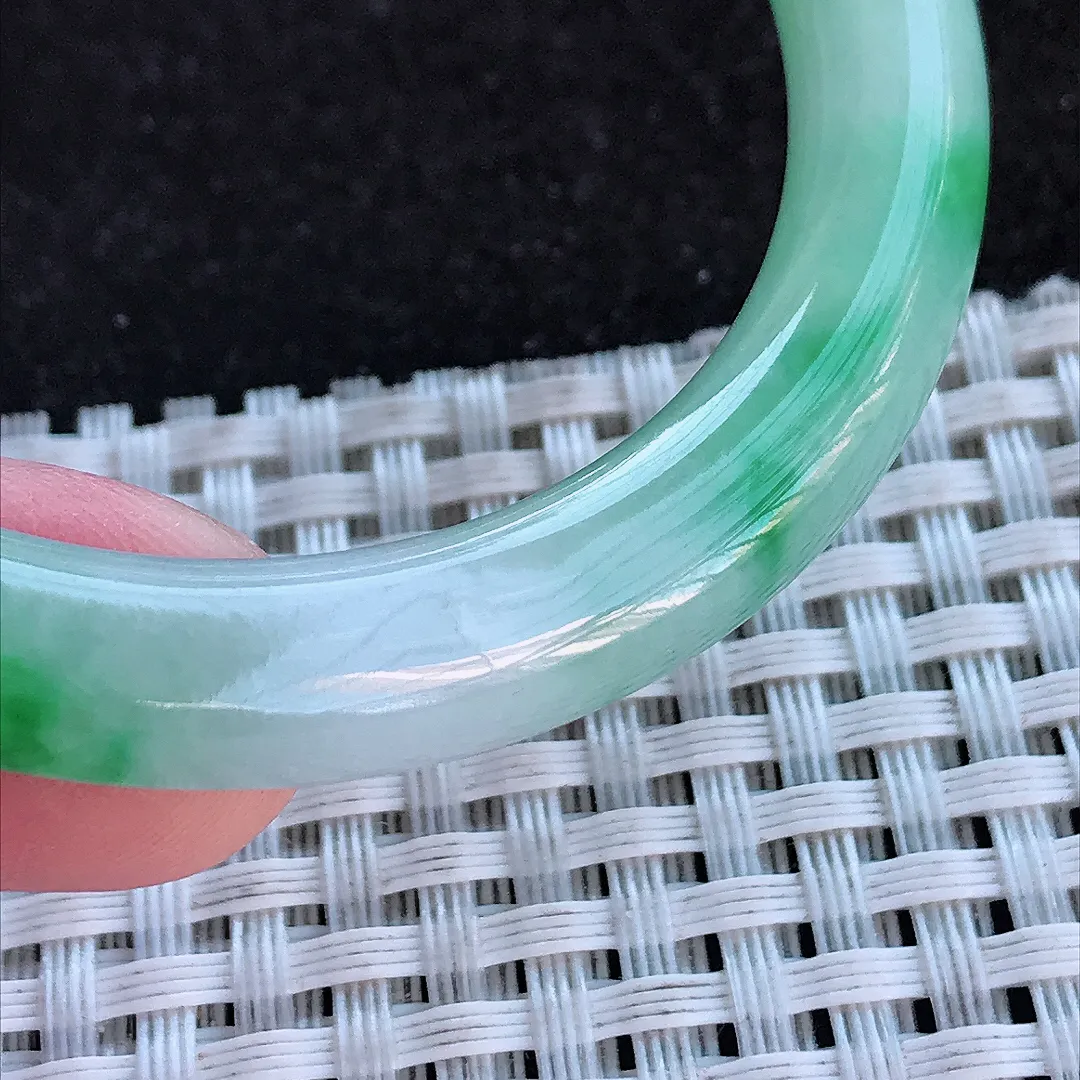 天然a货翡翠53/7.7/8.3老坑精美温润飘阳绿圆条手镯玉手镯