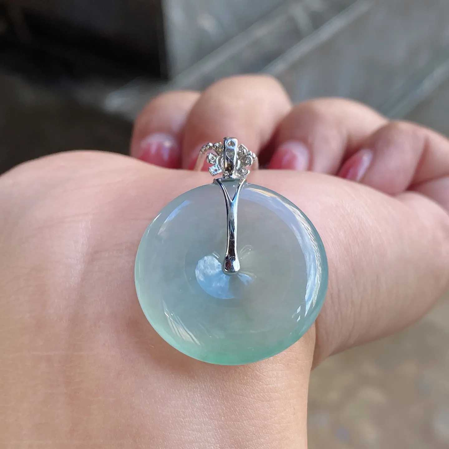 冰晴平安扣吊坠 尺寸34.5-26.9-5.4毫米