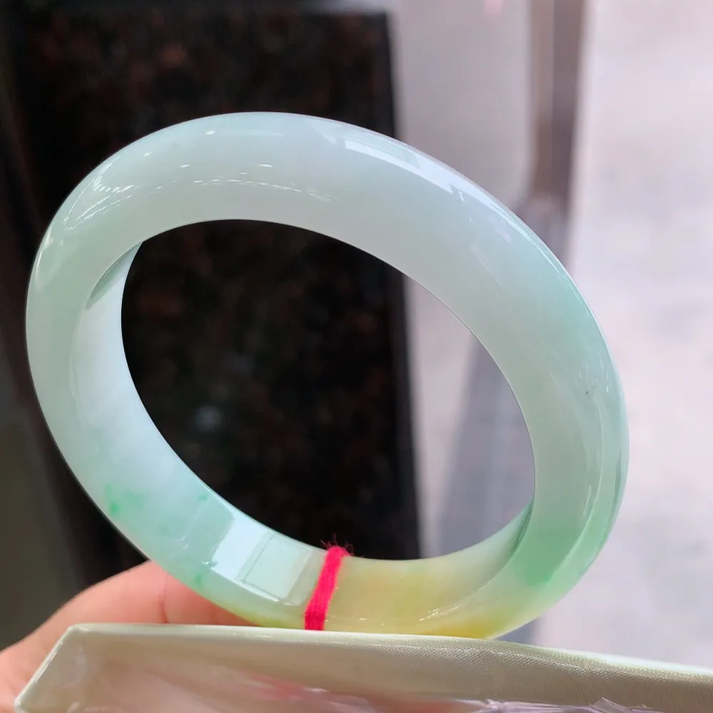 正圈冰黄加绿 无瑕 尺寸:56.5/13.8/9 超性价比 