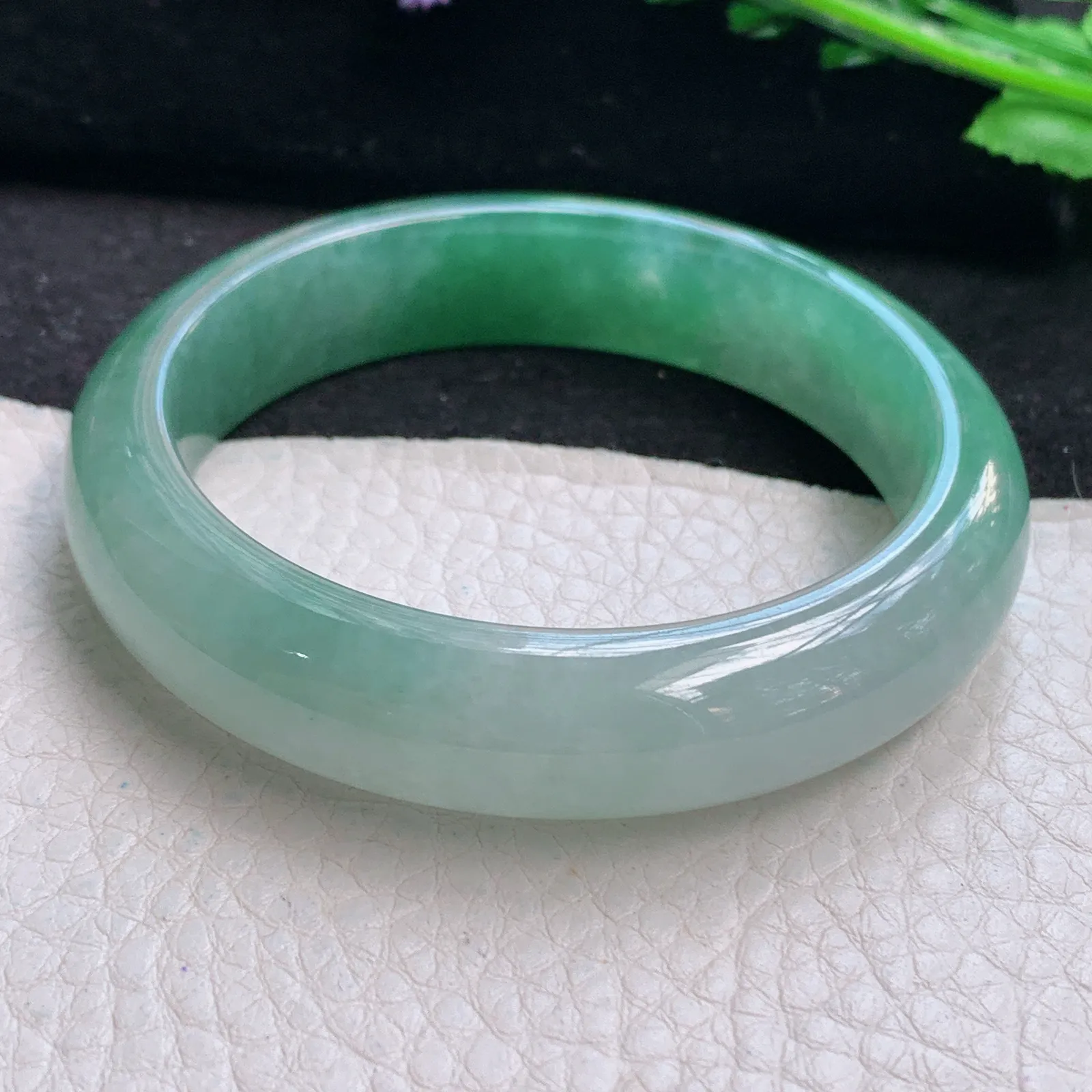 xh自然光54.5*13*8招财镯 缅甸翡翠冰胶半山水宽边玉手镯 平安镯