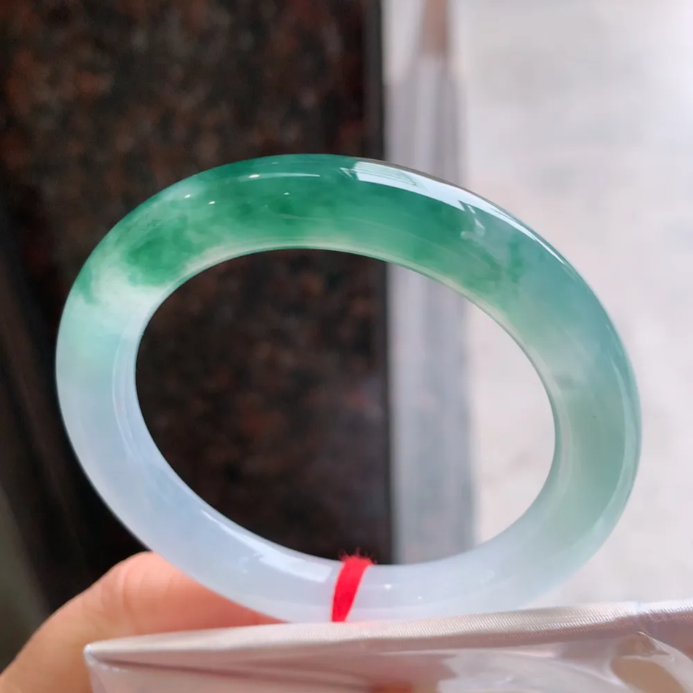 圆条高冰飘花 无瑕 尺寸:53.1/9.5 花美 种水好