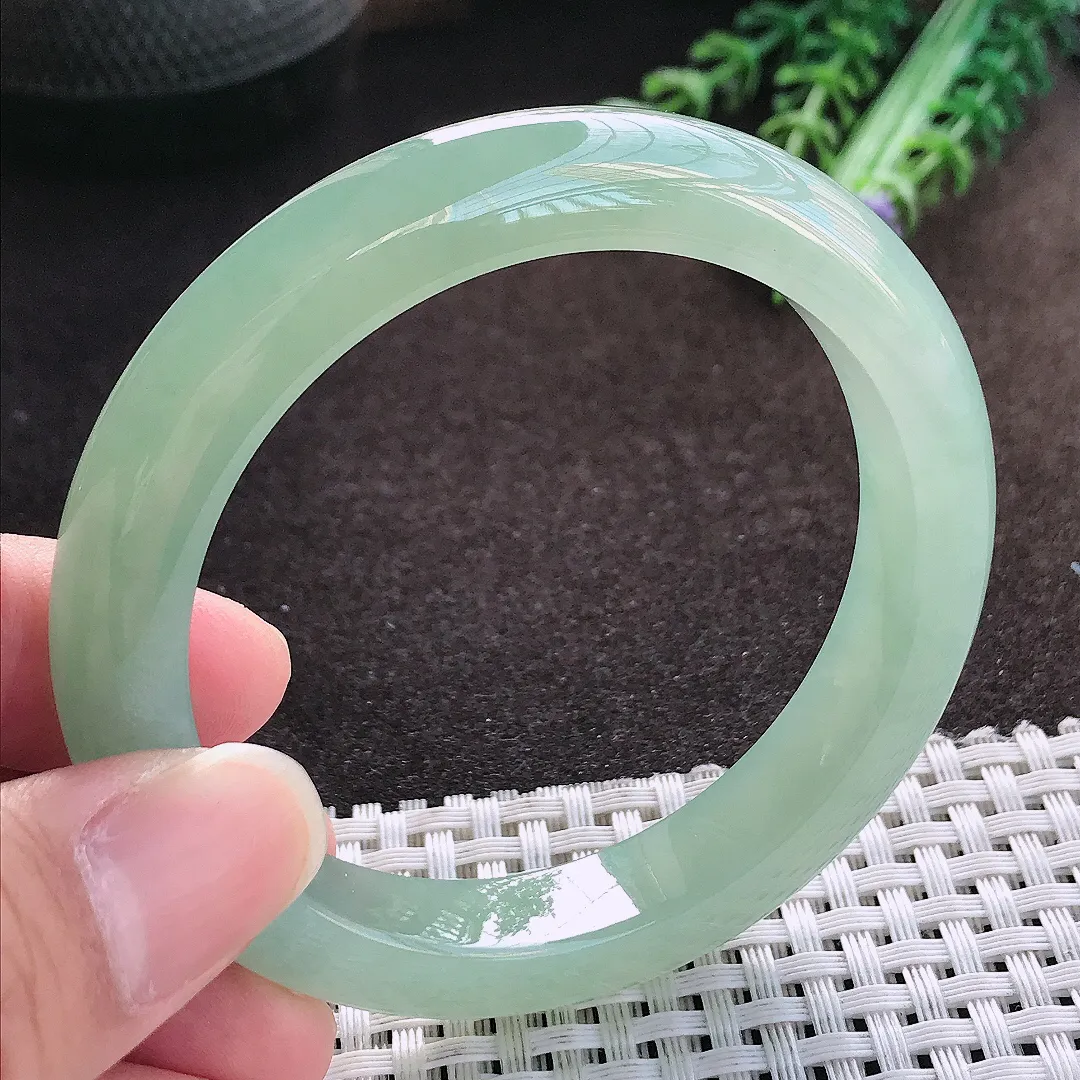 天然a货翡翠55/10.7/8.6老坑冰胶果冻冰晴满甜绿手镯宽边玉手镯