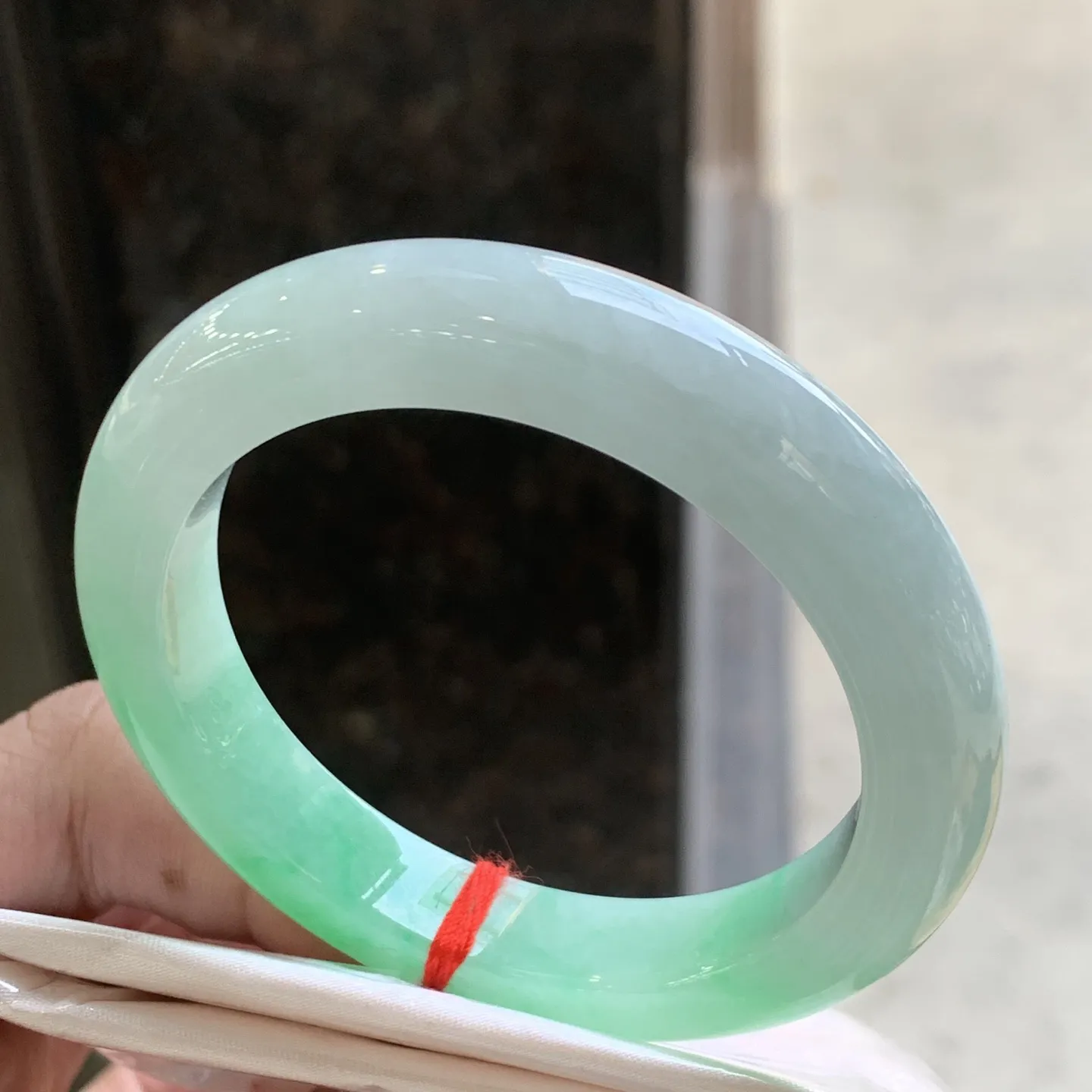 正圈冰糯阳绿 有纹 尺寸:51.1/10.4/8.8 色好