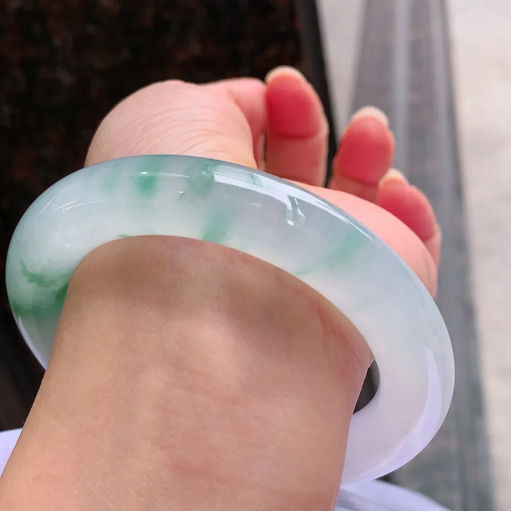 圆条冰玻飘花 无瑕 尺寸:55.7/11.7/12.2 胶感十足