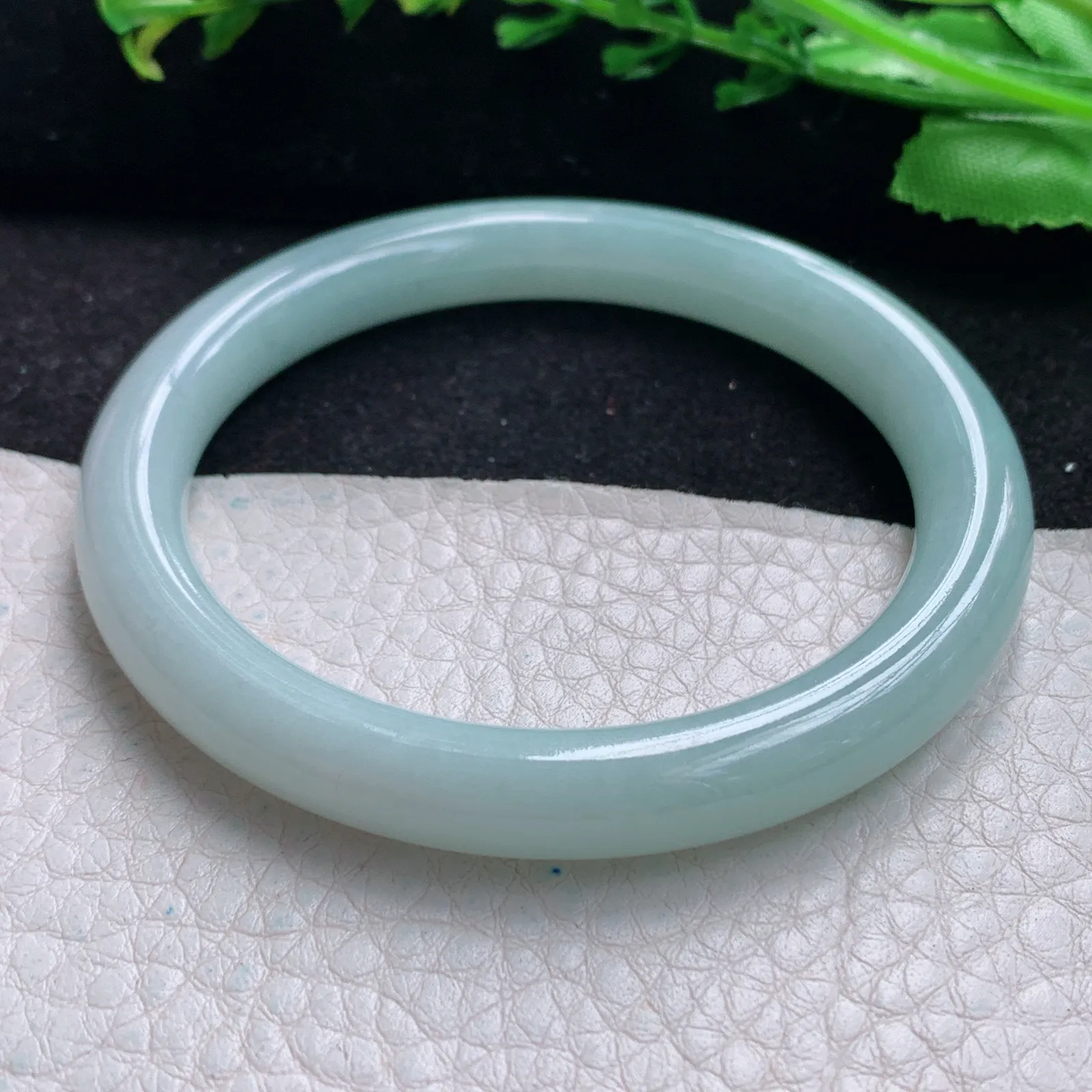 xx自然光53*8.2*8美人镯 缅甸翡翠a货玉手镯浅绿圆条珠宝玉手环 叮当镯