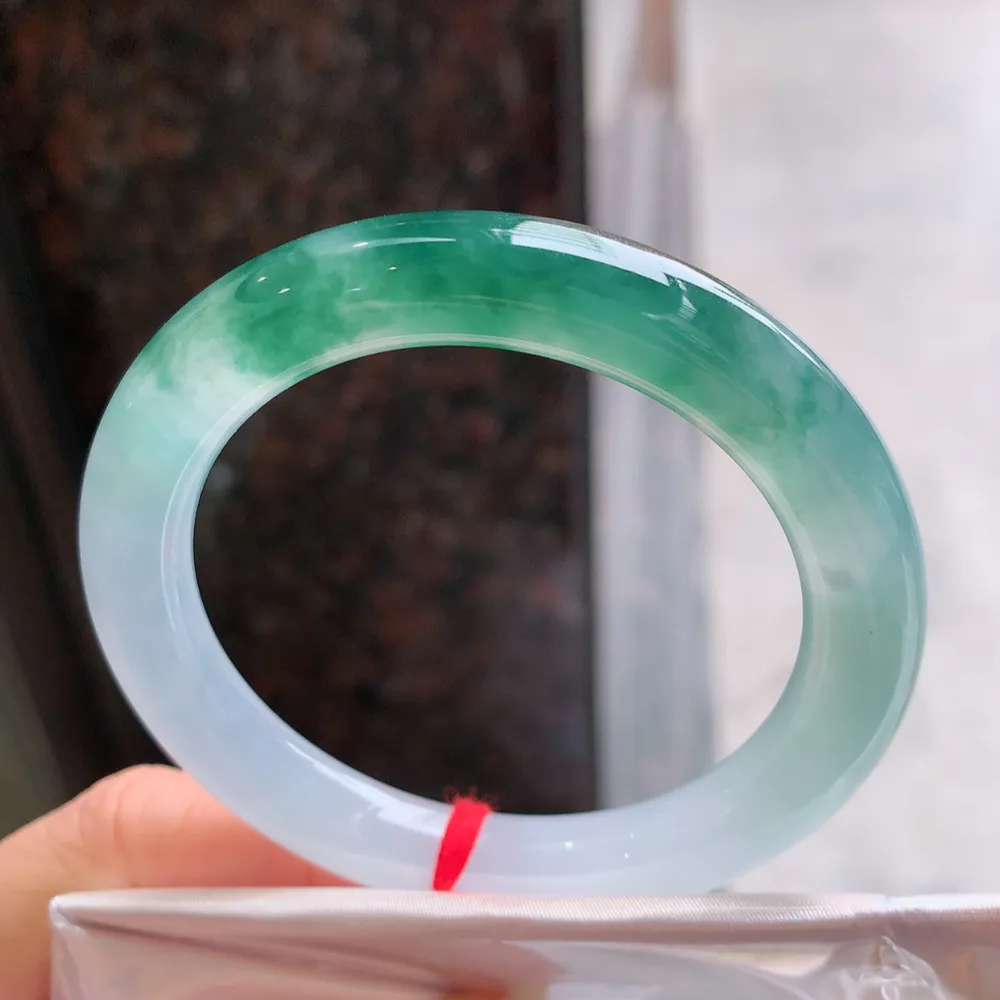 圆条高冰飘花 无瑕 尺寸:53.1/9.5 花美 种水好